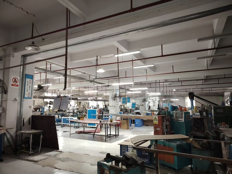 Dongguan Jiepeng Plastic Hardware Products Co., Ltd. manufacturer production line