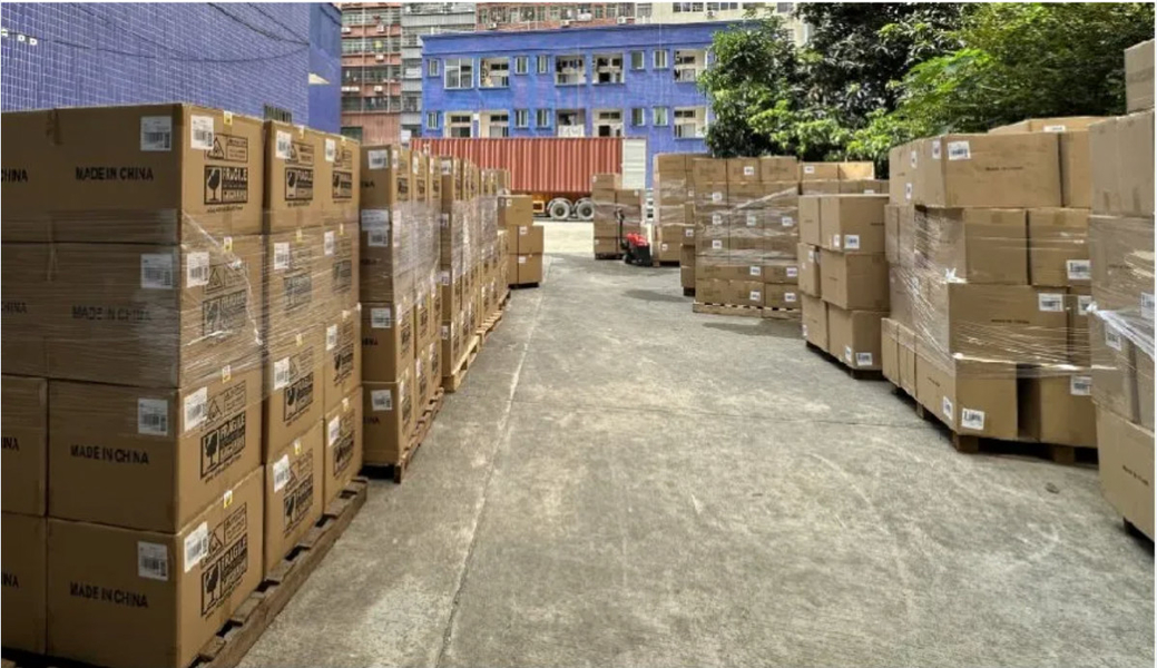 Dongguan Jiepeng Plastic Hardware Products Co., Ltd. manufacturer production line